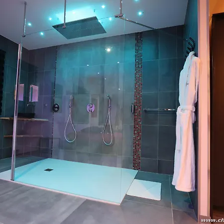 Ds Plaisir Avec Sauna, Jacuzzi A Bed & Breakfast *