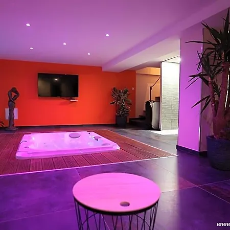 Ds Plaisir Avec Sauna, Jacuzzi A 4*