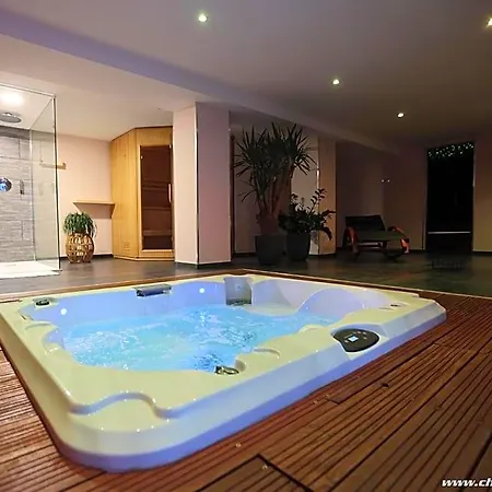Ds Plaisir Avec Sauna, Jacuzzi A Frühstückspension