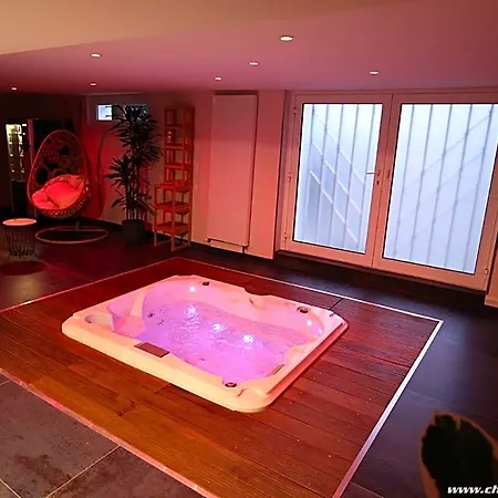 Ds Plaisir Avec Sauna, Jacuzzi A Frühstückspension 4*