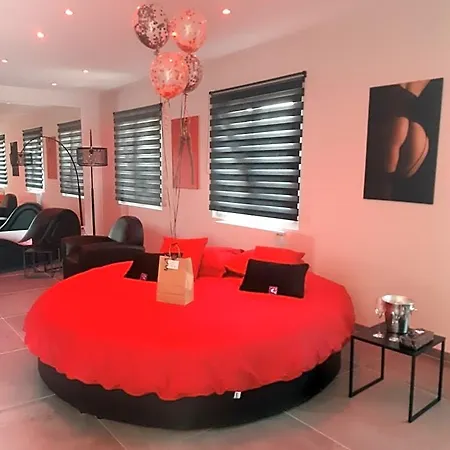 Ds Plaisir Avec Sauna, Jacuzzi A 4*